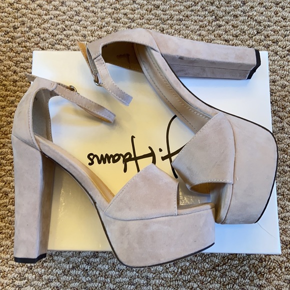 J Adams Suede Platform Heels - 7.5 - Picture 6 of 9